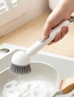 食器洗いブラシ 長柄 洗剤注入式 360°回転ヘッド キッチンブラシ 使いやすい - 画像 (3)
