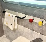 カラフル壁掛けフック 粘着式 穴あけ不要 タオルフック 浴室収納 多用途 - 画像 (3)