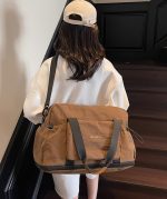 折りたたみスポーツショルダーバッグ 大容量 軽量 防水ポケット付き コンパクト収納 ジムバッグ - 画像 (11)