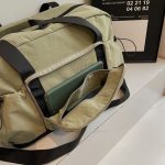 折りたたみスポーツショルダーバッグ 大容量 軽量 防水ポケット付き コンパクト収納 ジムバッグ - 画像 (7)