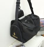 シンプルスポーツショルダーバッグ 大容量 軽量 シューズ収納 撥水ポケット付き ジムバッグ - 画像 (10)