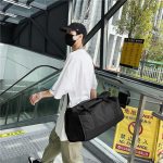 超大容量ショルダーバッグ 拡張可能 折りたたみ設計 高さ49cm 撥水 旅行バッグ 長距離対応 - 画像 (2)