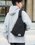 メンズボディバッグ 通勤対応 撥水仕様 反射ライン付き - 画像 (9)